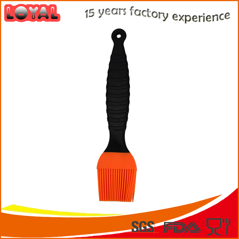 Silicone brush with PP handle