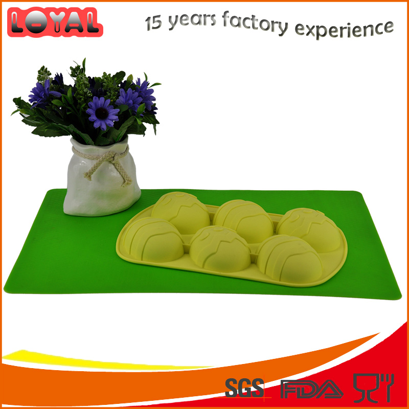 Lovely easter egg shaped silicone cakecup pan