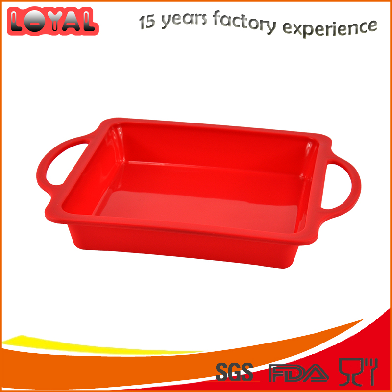 Non-stick silicone baking pan