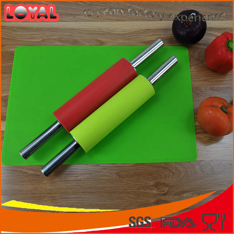 Bakinig tools silicone rolling pin with stainless steel core and handle