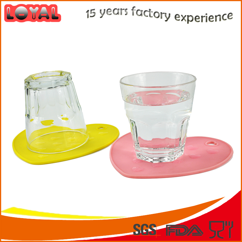 Flexible heart shaped silicone coaster nonskid bottle glass cup pad Flexible heart shaped silicone coaster nonskid bottle glass cup pad