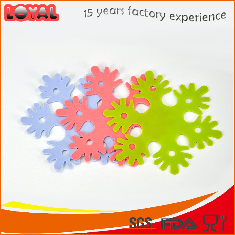 OEM snowflake shaped silicone coaster coffee cup mat OEM snowflake shaped silicone coaster coffee cup mat